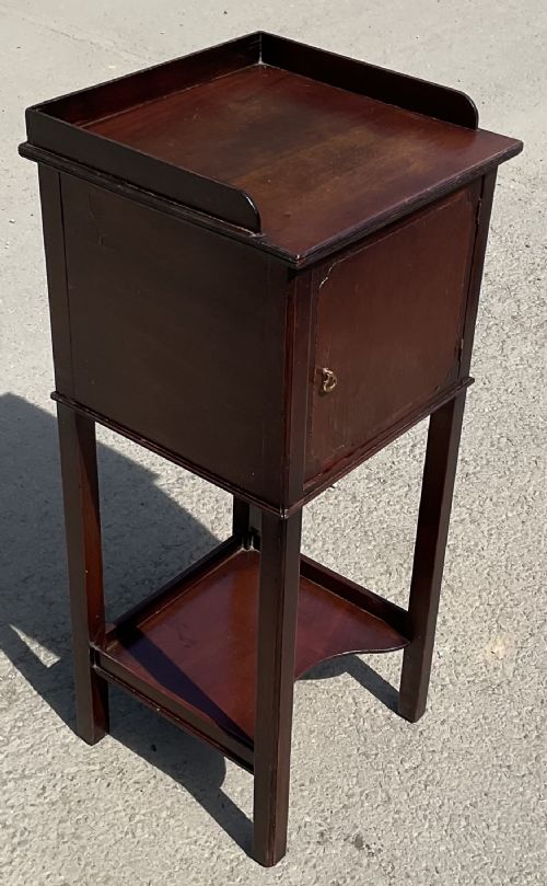 GEORGIAN STYLE MAHOGANY TRAY TOP BEDSIDE CABINET - ADDITIONAL PHOTO 5