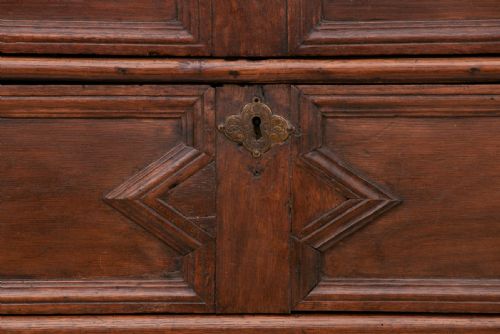 17TH CENTURY JACOBEAN OAK CHEST OF DRAWERS - ADDITIONAL PHOTO 4