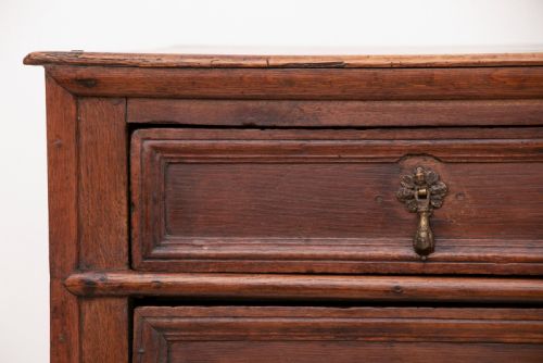 17TH CENTURY JACOBEAN OAK CHEST OF DRAWERS - ADDITIONAL PHOTO 5