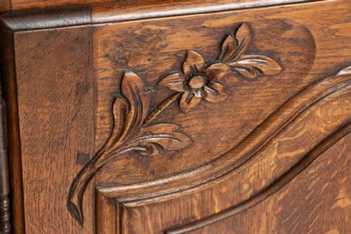 LATE 19TH CENTURY FRENCH OAK DRESSER BASE - ADDITIONAL PHOTO 3
