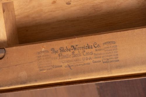 ANTIQUE VINTAGE GOLDEN OAK SECTIONAL GLAZED CABINET BY GLOBE WERNICKE CIRCA 1910 - ADDITIONAL PHOTO 3