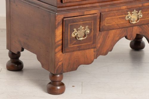 18TH CENTURY FIGURED WALNUT CHEST ON STAND - ADDITIONAL PHOTO 1