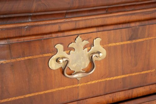 18TH CENTURY FIGURED WALNUT CHEST ON STAND - ADDITIONAL PHOTO 2