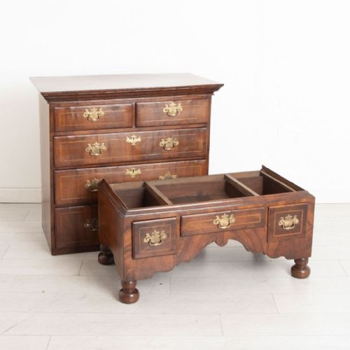 18TH CENTURY FIGURED WALNUT CHEST ON STAND - ADDITIONAL PHOTO 3