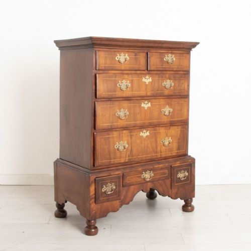18TH CENTURY FIGURED WALNUT CHEST ON STAND - ADDITIONAL PHOTO 4