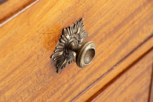 SMALL GEORGIAN MAHOGANY CHEST OF DRAWERS WITH EBONY INLAY - ADDITIONAL PHOTO 2