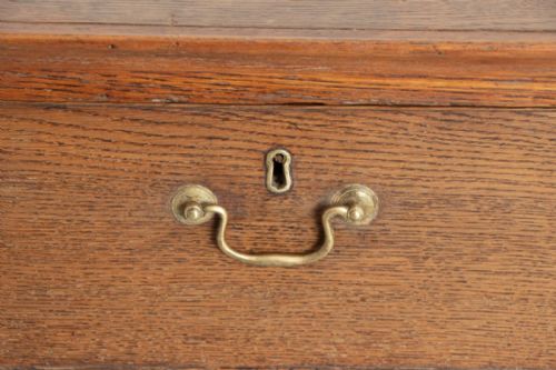 18TH CENTURY COUNTRY OAK CHEST OF DRAWERS - ADDITIONAL PHOTO 2