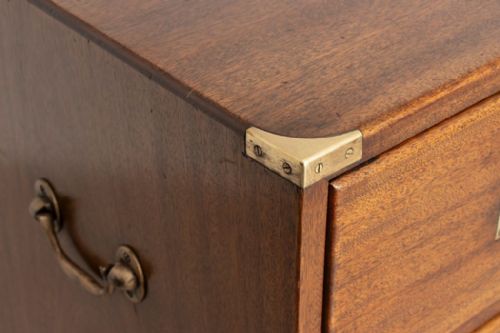 ANTIQUE MILITARY CAMPAIGN CHEST OF DRAWERS IN MAHOGANY WITH BRASS FITTINGS C1900 - ADDITIONAL PHOTO 6