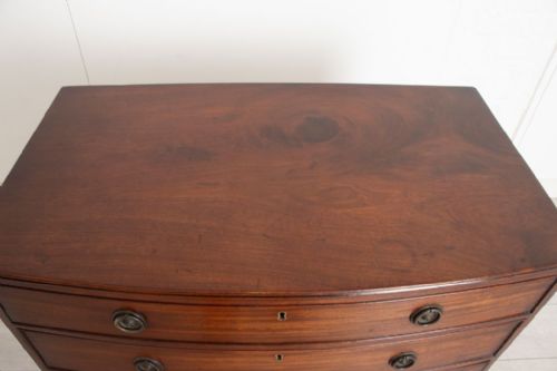 ANTIQUE MAHOGANY BOW FRONT CHEST OF DRAWERS C1850 - ADDITIONAL PHOTO 3