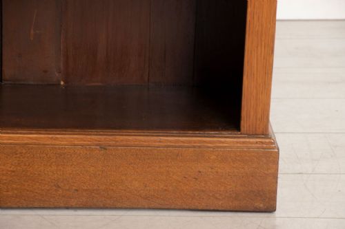 ANTIQUE OPEN BOOKCASE IN OAK WALNUT WITH THREE ADJUSTABLE SHELVES C1890 - ADDITIONAL PHOTO 4