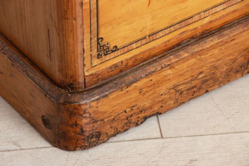 LATE 19TH CENTURY STENCILLED CHEST OF DRAWERS WITH GALLERIED TOP ORIGINAL PORCELAIN KNOBS - ADDITIONAL PHOTO 9