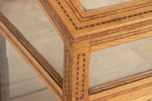 EDWARDIAN SHOP DISPLAY CABINET IN OAK WITH INLAY DECORATION - ADDITIONAL PHOTO 6