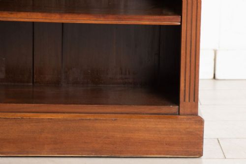 VICTORIAN WALNUT OPEN BOOKCASE WITH 3 ADJUSTABLE SHELVES C1880 - ADDITIONAL PHOTO 2