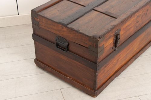 VICTORIAN OAK LINED TRUNK - ADDITIONAL PHOTO 1