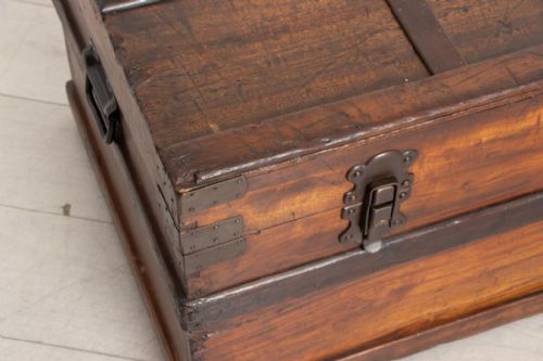 VICTORIAN OAK LINED TRUNK - ADDITIONAL PHOTO 4