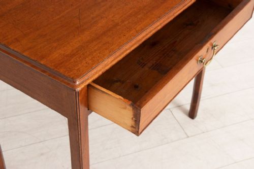 GEORGIAN MAHOGANY SIDE TABLE WITH ORIGINAL BRASS SWAN NECK HANDLES C1780 - ADDITIONAL PHOTO 1