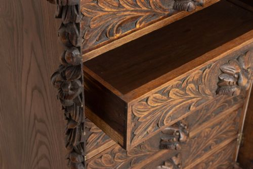 HIGHLY CARVED GREEN MAN STYLE OAK WELLINGTON CHEST C1900 - ADDITIONAL PHOTO 6