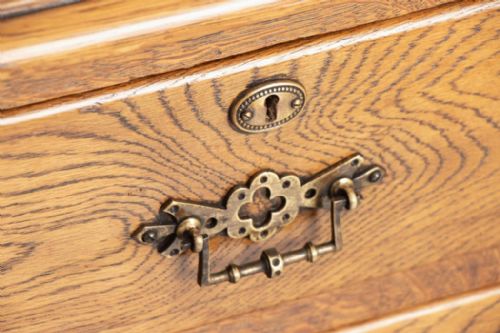 ANTIQUE CHEST OF DRAWERS IN GOLDEN OAK C1900 - ADDITIONAL PHOTO 3