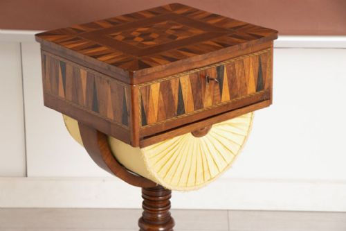 VICTORIAN TUNBRIDGE WARE MARQUETRY SEWING BOX - ADDITIONAL PHOTO 2