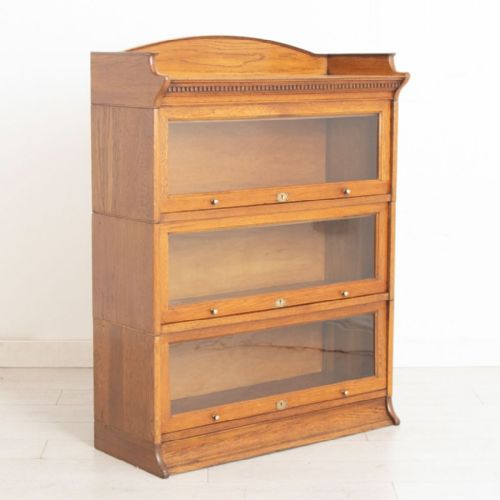 ANTIQUE SECTIONAL BOOKCASE IN GOLDEN OAK BY LEBUS C1910 - ADDITIONAL PHOTO 1