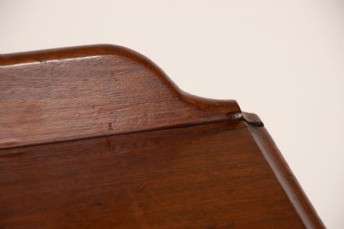VICTORIAN MAHOGANY SIDE TABLE ON TURNED REEDED LEGS C1870 - ADDITIONAL PHOTO 4