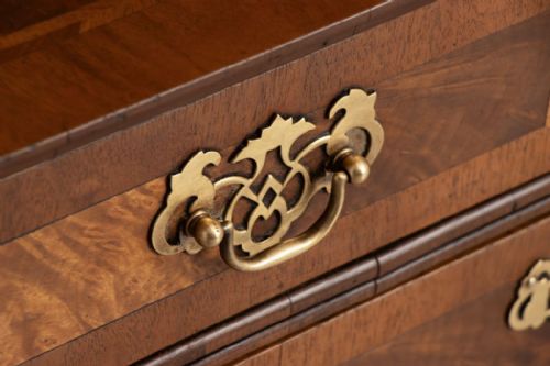ANTIQUE WALNUT CHEST OF DRAWERS - ADDITIONAL PHOTO 4