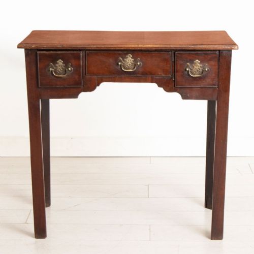 GEORGIAN OAK LOWBOY TABLE WITH THREE DRAWERS - ADDITIONAL PHOTO 1
