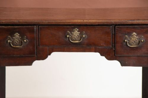 GEORGIAN OAK LOWBOY TABLE WITH THREE DRAWERS - ADDITIONAL PHOTO 4