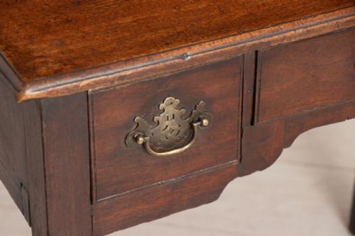 GEORGIAN OAK LOWBOY TABLE WITH THREE DRAWERS - ADDITIONAL PHOTO 7