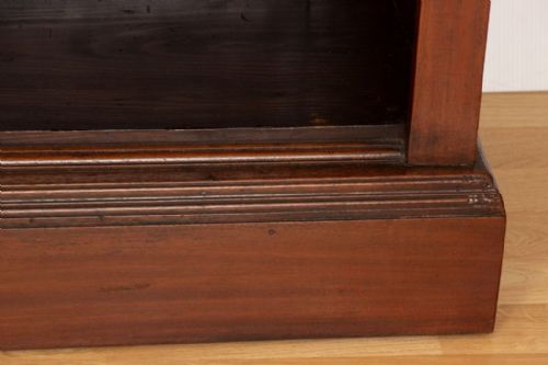 LARGE ANTIQUE MAHOGANY OPEN BOOKCASE WITH ADJUSTABLE SHELVES C1900 - ADDITIONAL PHOTO 5