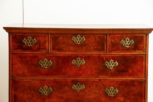 GEORGE I WALNUT CHEST OF DRAWERS WITH CROSSBANDING FEATHER BANDING TO DRAWERS TOP C1700 - ADDITIONAL PHOTO 5