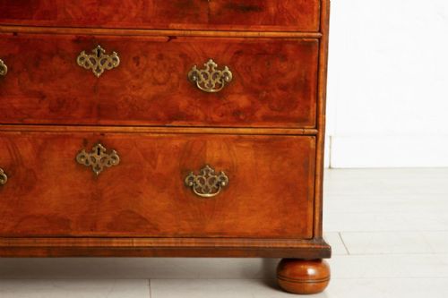 GEORGE I WALNUT CHEST OF DRAWERS WITH CROSSBANDING FEATHER BANDING TO DRAWERS TOP C1700 - ADDITIONAL PHOTO 6