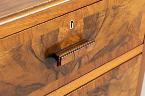 WALNUT BURR WALNUT MAHOGANY LINED CHEST OF DRAWERS BY WARING GILLOW C1910 - ADDITIONAL PHOTO 2