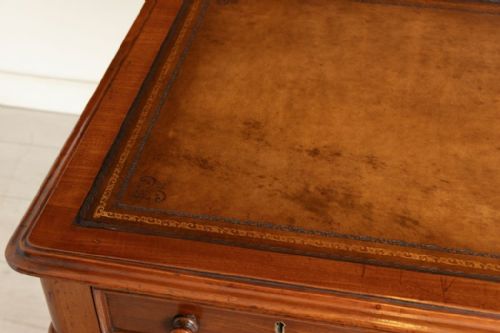 VICTORIAN MAHOGANY WRITING TABLE WITH TAN LEATHER TOP C1870 - ADDITIONAL PHOTO 2