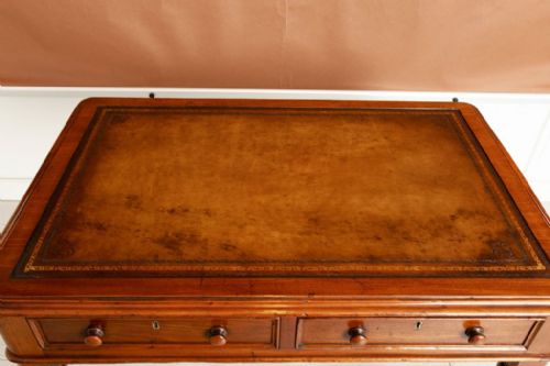 VICTORIAN MAHOGANY WRITING TABLE WITH TAN LEATHER TOP C1870 - ADDITIONAL PHOTO 5