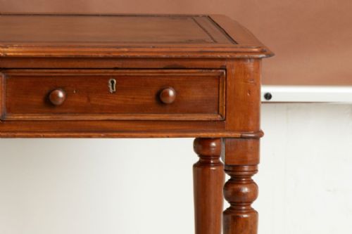 VICTORIAN MAHOGANY WRITING TABLE WITH TAN LEATHER TOP C1870 - ADDITIONAL PHOTO 7