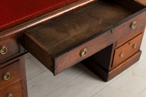 ANTIQUE LEATHER TOPPED MAHOGANY PEDESTAL DESK C1850 - ADDITIONAL PHOTO 5