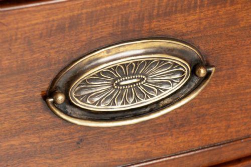 REGENCY MAHOGANY BOW FRONT CHEST OF DRAWERS WITH OVAL BRASS PLATE HANDLES C1820 - ADDITIONAL PHOTO 4