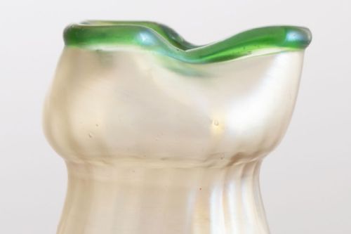 AUSTRIAN ART NOUVEAU IRIDESCENT GLASS VASE C1900 - ADDITIONAL PHOTO 3
