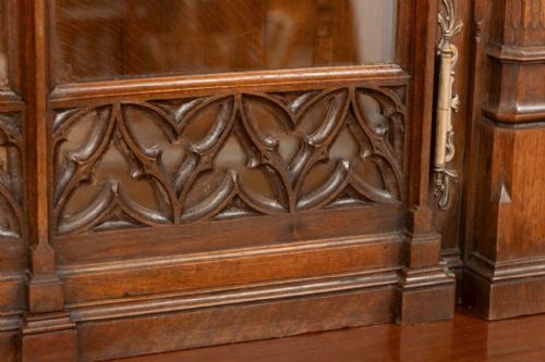ANTIQUE GOTHIC REVIVAL WALNUT BREAKFRONT BOOKCASE NORTHERN EUROPEAN C1890 - ADDITIONAL PHOTO 8