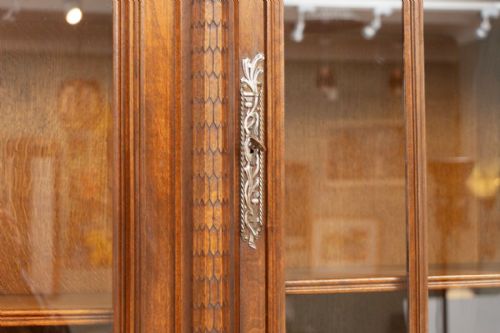 ANTIQUE GOTHIC REVIVAL WALNUT BREAKFRONT BOOKCASE NORTHERN EUROPEAN C1890 - ADDITIONAL PHOTO 11