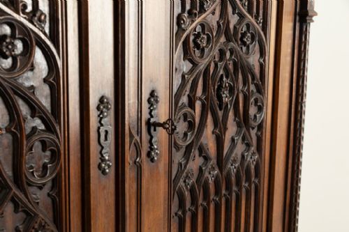 LATE 19TH CENTURY GOTHIC REVIVAL CREEDENCE CABINET - ADDITIONAL PHOTO 2