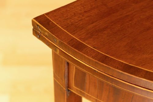GEORGIAN MAHOGANY DEMILUNE GAMES TABLE WITH BOXWOOD STRINGING CROSSBANDED TOP C1800 - ADDITIONAL PHOTO 8