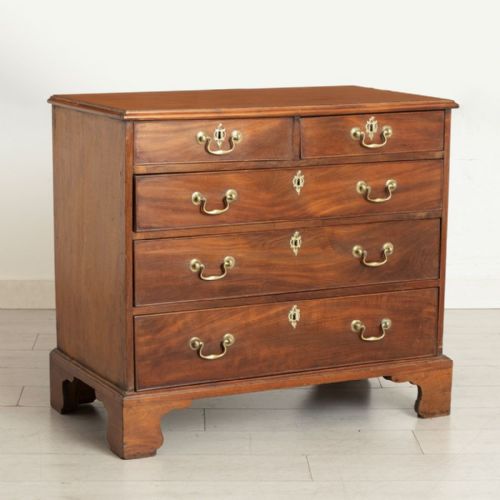 SMALL GEORGIAN CHEST OF DRAWERS - ADDITIONAL PHOTO 1