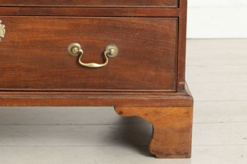 SMALL GEORGIAN CHEST OF DRAWERS - ADDITIONAL PHOTO 2