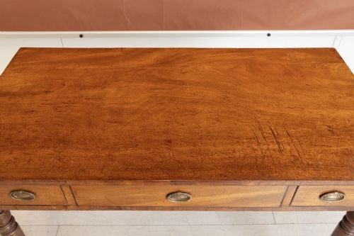 19TH CENTURY WRITING TABLE IN MAHOGANY - ADDITIONAL PHOTO 3