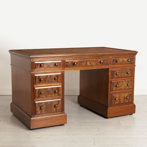 ANTIQUE PEDESTAL DESK IN WALNUT BURR WALNUT C1880