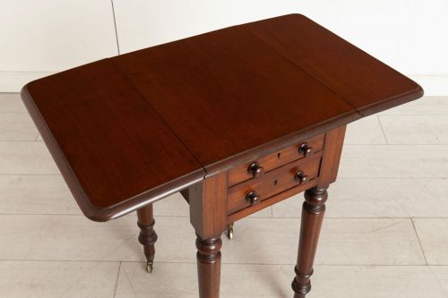 VICTORIAN DROP LEAF TABLE IN MAHOGANY - ADDITIONAL PHOTO 2