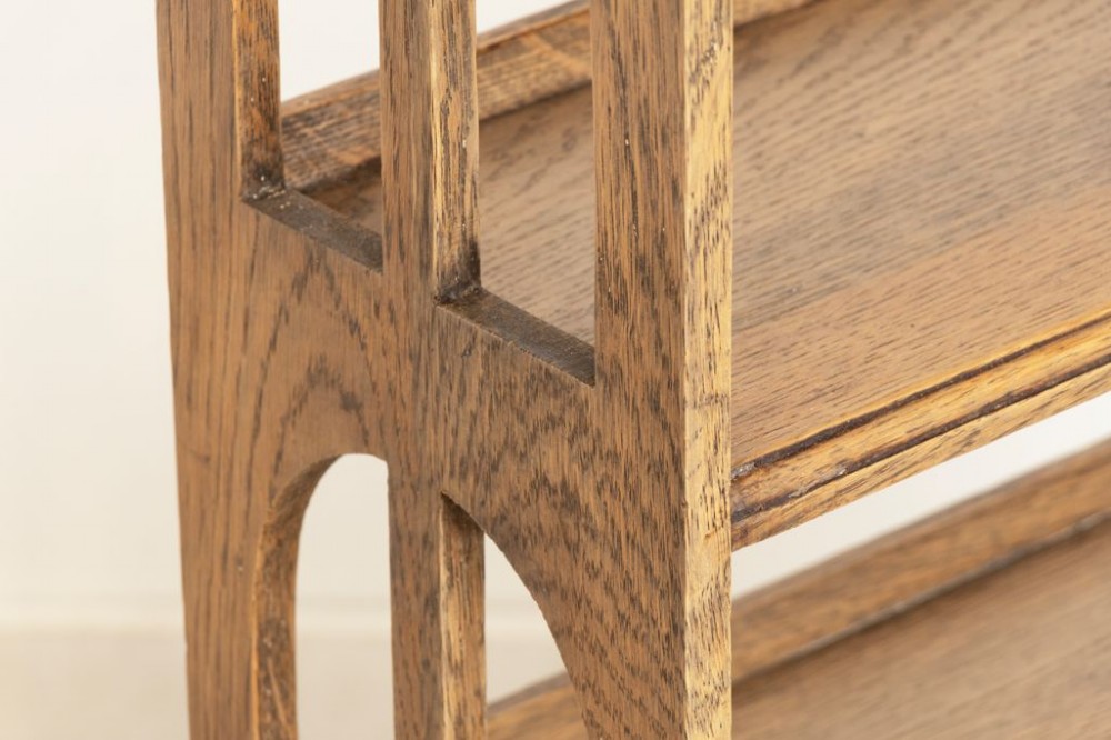 Small Arts & Crafts Bookcase in Oak c.1900 View III