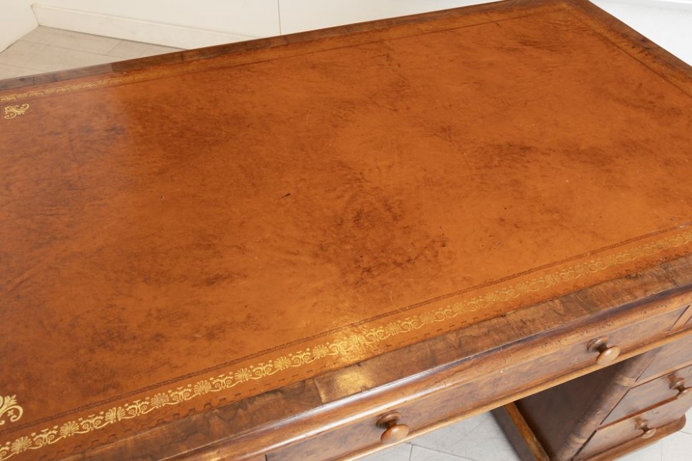 19th Century Pedestal Desk in Figured Walnut View V